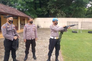 Polres Serang Kota Cek Senpi Inventaris Dinas