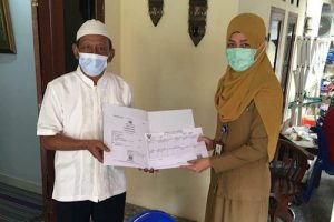 Disdukcapil Kabupaten Tangerang Serahkan Akta Kematian Salah Satu Korban Sriwijaya