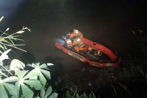 Tim SAR Masih Cari Remaja Tenggelam di Ciliwung