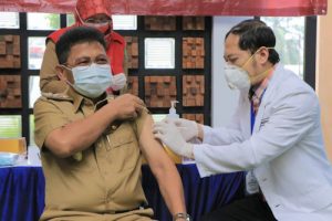 Vaksinasi Covid-19 Tahap II di Kota Tangerang Untuk Pelayan Publik