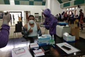 Anggota DPRD Kabupaten Tangerang Jalani Vaksinasi Covid-19
