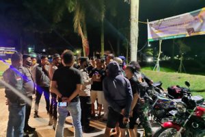 Cipkon Polsek Cisoka Bubarkan Kerumunan Geng Motor