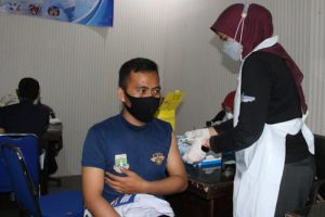 Pegawai Dishub Kabupaten Serang Divaksin Tahap Pertama