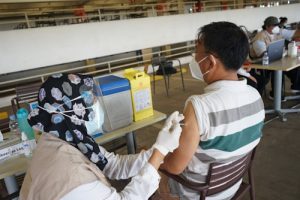 Pedagang dan Pegawai Mall di Kabupaten Tangerang Divaksin Dosis Kedua