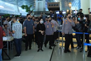 Di Bandara Soetta, Kapolri Minta Perketat Pengawasan Warga dari Luar Negeri