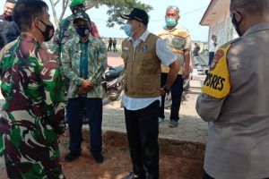 Bupati Tangerang Bubarkan Kerumunan di Tanjung Pasir