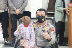 Kapolda Banten Bantu Pendidikan Warga Cibaliung