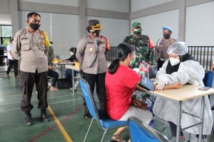 Polsek Neglasari Adakan Vaksinasi Covid-19