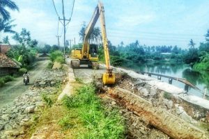 DBMSDA Kabupaten Tangerang Perbaiki Jalan Tanjung Burung yang Kembali Ambrol