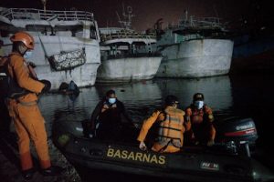 Basarnas Cari Pancari Kerang yang Hilang di Pasar Ikan