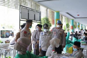Ratusan Santri di Kota Tangerang Divaksin
