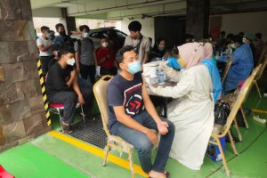 Masyarakat Antusias Ikuti Vaksin di Polresta Bandara Soetta