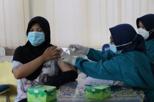 Bupati Tangerang Percepat Vaksinasi di Sekolah