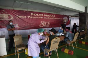 Alumni Akpol 91 dan Polresta Bandara Soetta Adakan Vaksinasi dan Baksos