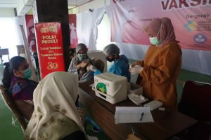 Gerai Vaksin Polresta Bandara Soetta Diserbu Warga