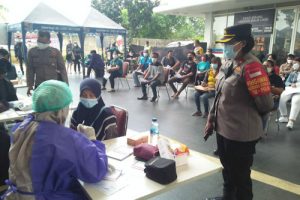 Gerai Vaksin Merdeka Polsek Neglasari Diserbu Warga