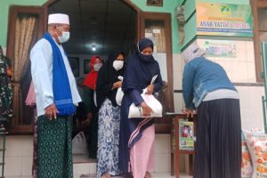 YFQ Salurkan Sembako Ke Dhuafa, Fakir Miskin dan Janda