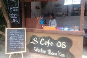Di Rumah Baca Sahabat Teluk Naga, Kini Bisa Sambil Ngopi di S’Cafe08