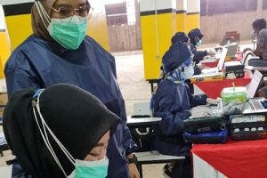 Biddokes Polda Banten Vaksinasi Massal di Universitas Sutomo Serang