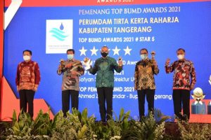 Perumdam TKR Borong Empat Penghargaan TOP BUMD Awards 2021