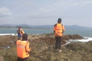 Remaja Terseret Ombak Pantai Istiqomah Belum Ketemu