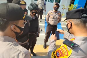 Wakapolresta Tangerang Cek Kelengkapan Anggota Aplikasi 110