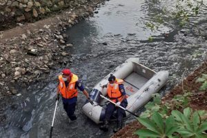 Tim SAR Temui Kendala Cari Bocah Tenggelam di Kali Cipinang