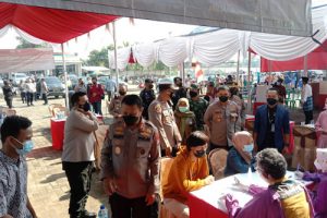 Pastikan Prokes Saat Pilkades, Kapolda Banten Cek Gerai Vaksin di Desa Dukuh