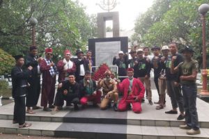 Hari Pahlawan Kocita Tabur Bunga di TMP Daan Mogot