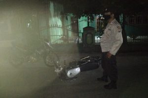 Kecelakaan Dua Orang Meninggal, Polsek Ciruas Evakuasi Korban