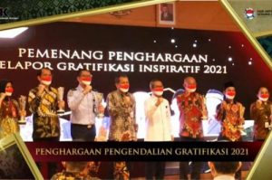 Guru Honorer SD Cibodas Tangerang Raih Penghargaan KPK