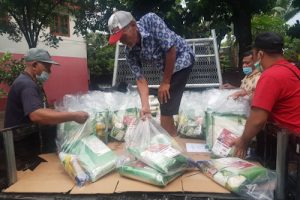 Bersama Pertamina Yayasan Kebangsaan Karang Tumaritis Bagikan Sembako