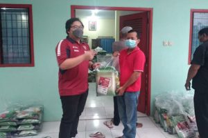 Yayasan Padepokan Kebangsaan Karang Tumaritis Salurkan Sembako dari Pertamina ke Awak Media