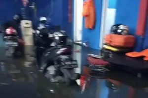 Kantor Damkar Ciledug dan Jalan Raya Cipete Terendam