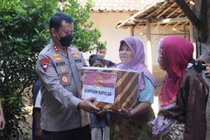 Kapolda Banten Beri Bantuan Ke Warga Terdampak Gempa