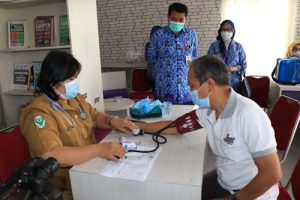 Sekda Kabupaten Tangerang Monitor Vaksinasi Booster di Cikupa