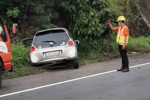 Ngntuk Dua Kendaraan Kecelakaan di Tol Tangerang-Merak