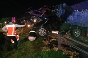 Pickup Nyungsep di Tol Tangerang-Merak