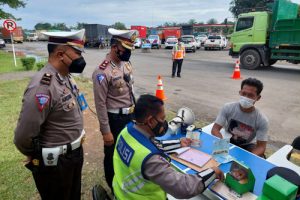 Puluhan Kendaraan di Tol Tangerang-Merak Terjaring ODOL