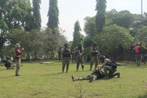 Satbrimob Polda Banten Latihan Pertempuran Hutan