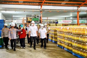 Kapolri Pastikan Stok Minyak Goreng Cukup dan Harga Rp14.000/Liter
