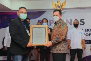 Gubernur Kepri Dianugrahkan Sebagai Tokoh Inspirasi Kemerdekaan Pers Nasional