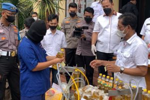 Polda Banten Bongkar Mafia Minyak Goreng Curah Dalam Kemasan