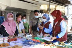 Dinkes Kota Tangerang Cek Kandungan Makanan Takjil Ramadan