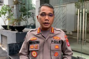 Situasi Penumpang Pelabuhan dan Stasiun Merak Jelang Mudik