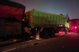 13 Kendaraan Tabrakan Beruntun di Tol Tangerang-Merak Enam Luka