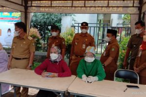 Wakil Wali Kota Tinjau Bazar Kecamatan Cipondoh