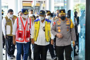 Tinjau Pelabuhan Merak, Kapolri Apresiasi Masyarakat yang Mudik Awal