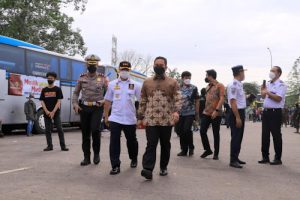 Lepas Pemudik, Wali Kota Doakan Keselamatan Peserta Mudik Gratis