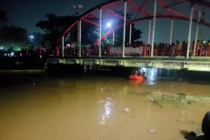 Tim SAR Cari Anak Tenggelam di Kali Angke